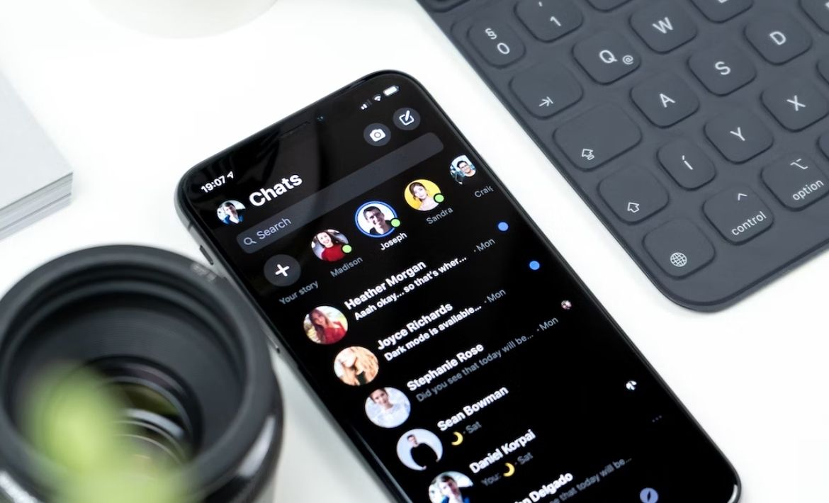 A guide to messenger-based sales for B2B businesses: How to sell using messenger apps